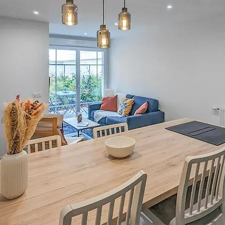 Stunning In With Kitchen