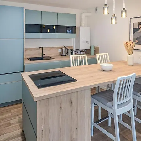 Stunning In With Kitchen